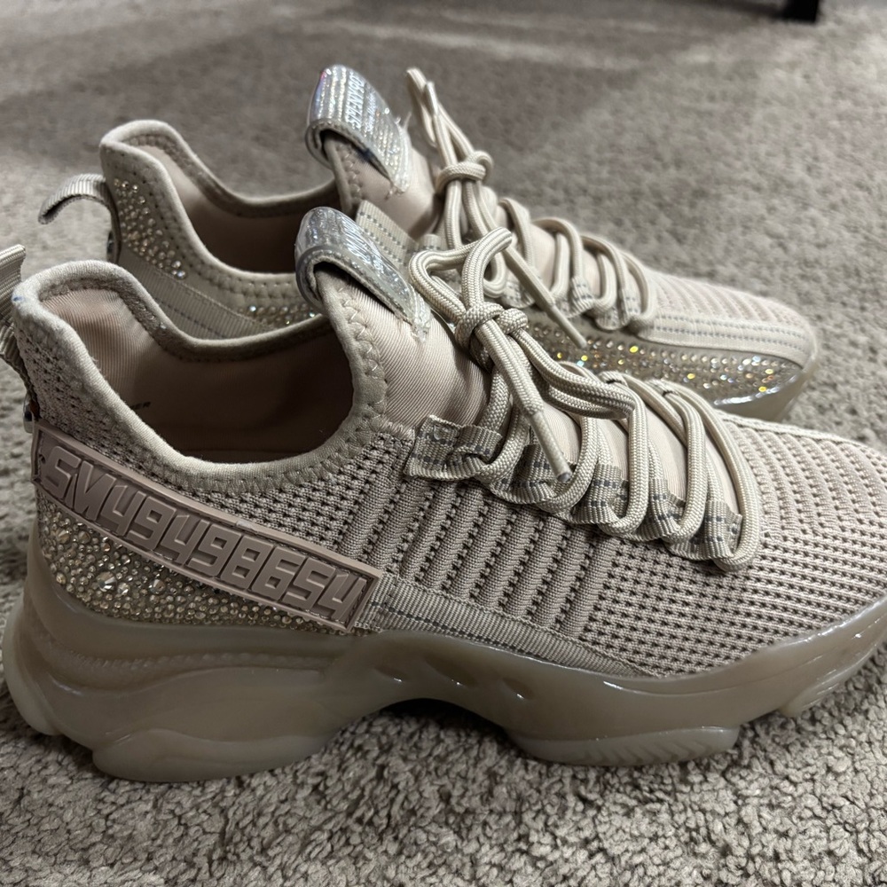 Women’s Steve Madden Sneakers Size 8M